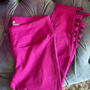 Brand new workout crops 💓 🏋🏼‍♀️